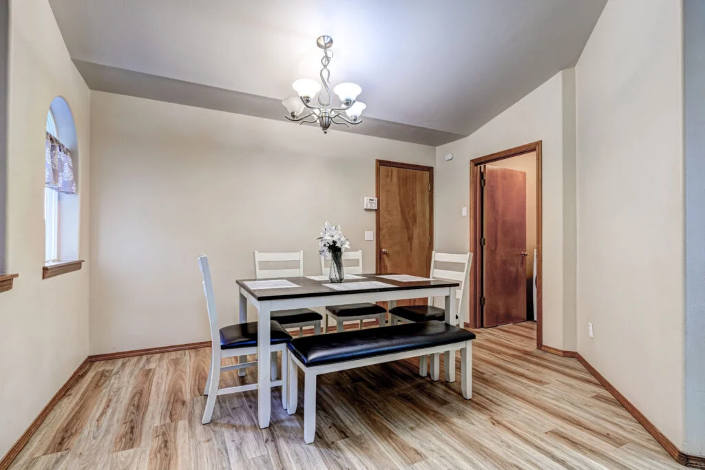 2121 Arthur Loop Updated-11