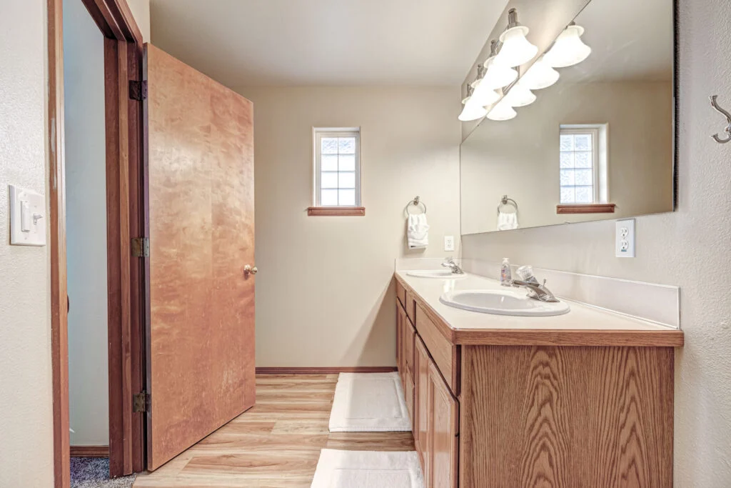 2121 Arthur Loop Updated-23