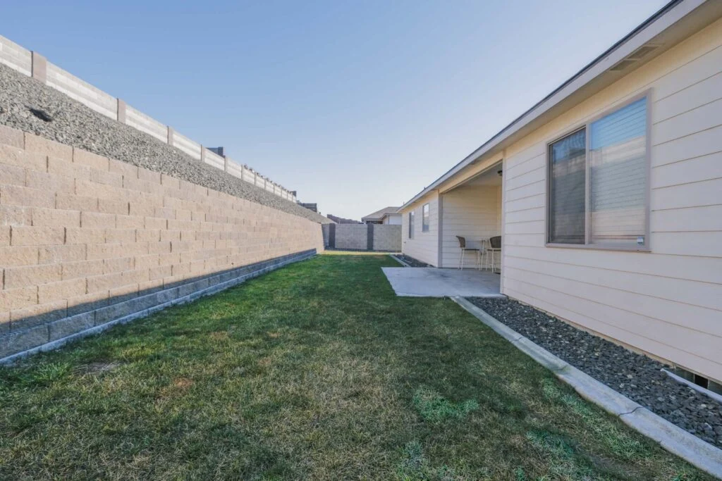 5668 W 32nd Ave Kennewick-40