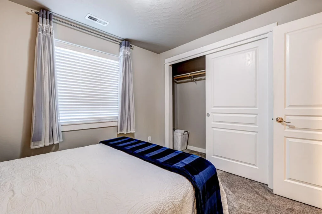 Bedroom 32