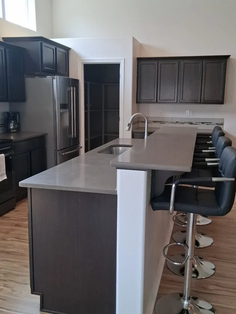 5905-Kitchen