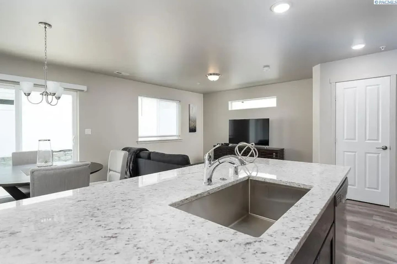 5750-Kitchen