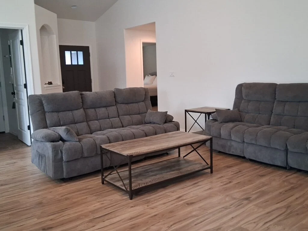 5905-living room 2