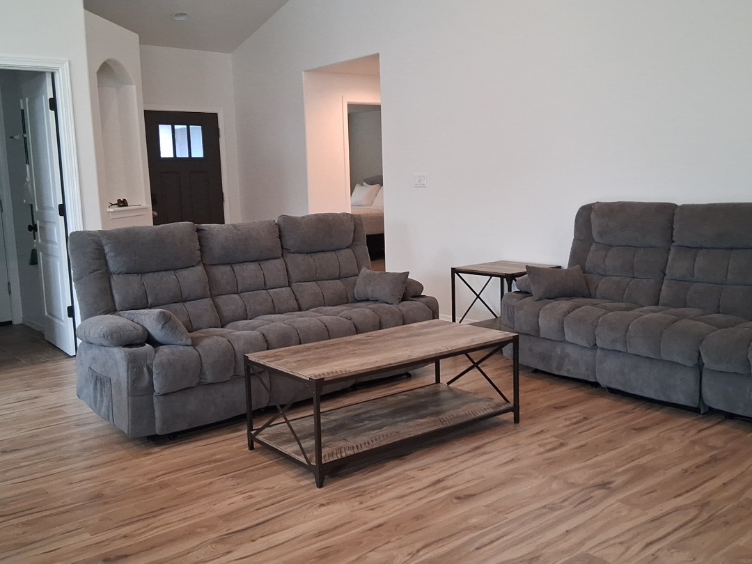 5905-living room 2