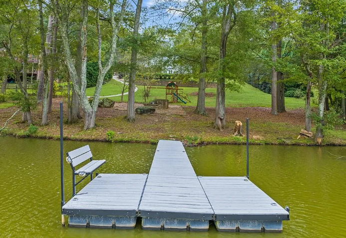 5755-dock full view