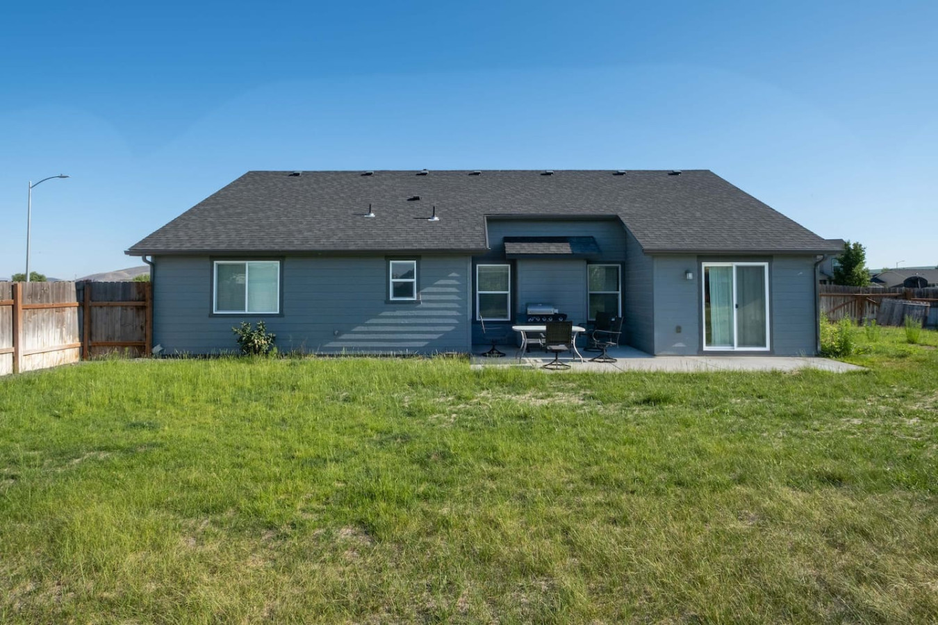 6218-Backyard & Patio w Barbecue