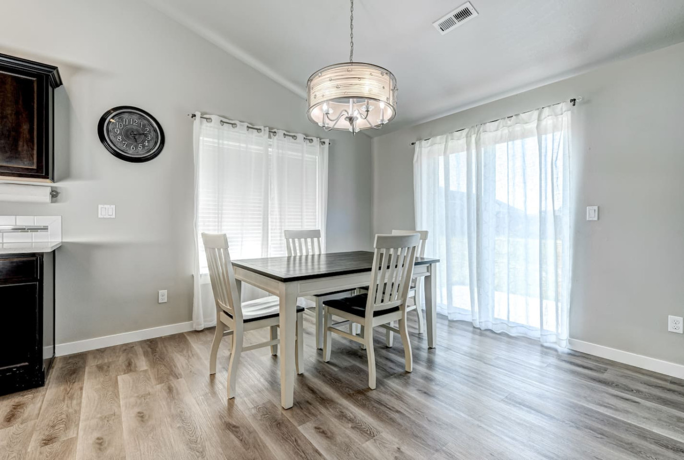 6218-Dining Room